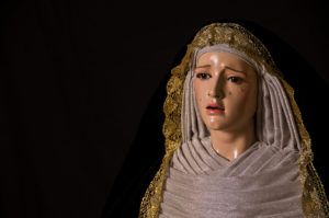 Expresión de dolor de la Virgen Dolorosa