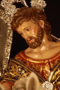 Detalles de la noble cabeza del santo