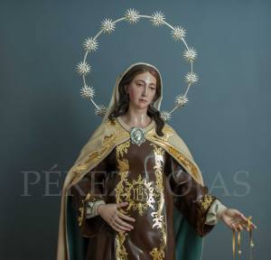 Nuestra Señora del Carmen portando el escapulario de la orden carmelita
