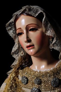 Escultura de la Divina Pastora de inspiración barroca sevillana