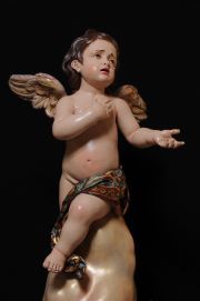 Escultura de ángel pasionario en madera policromada