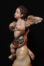 Perfil izquierdo del ángel pasionario