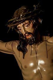 Cristo crucificado obra de inspiración barroca andaluza