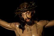 Crucificado de la Divina Misericordia en madera policromada