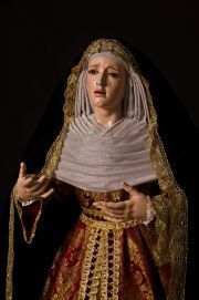 Virgen Dolorosa inspirada en las creaciones barrocas