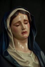 Escultura de Nuestra Señora Dolorosa, de inspiración barroca