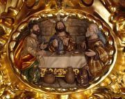 Relieve de los Discípulos de Emaús en madera policromada y estofada