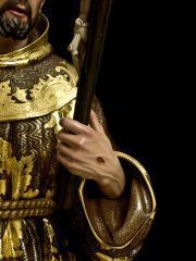 Detalle de anatomía y policromía de las manos del santo