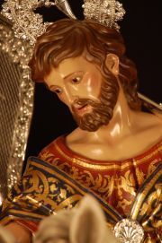 Detalles de la noble cabeza del santo