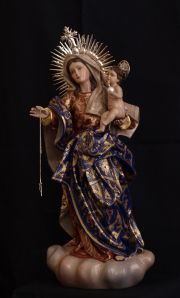 Virgen del Rosario tallada por Juan Alberto Pérez Rojas