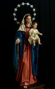 Imagen mariana de la Virgen del Rosario para el barrio de Pino Montano