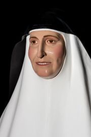 Detalla del rostro de la santa de las Hermanas de la Cruz