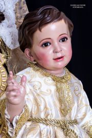 Detalle del rostro del Niño Jesús de inspiración naturalista