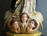Detalle de los rostros de ángeles de la nube