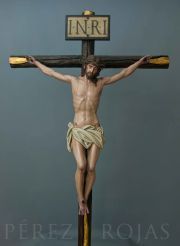 Escultura de Cristo crucificado de Altasierra obra de Pérez Rojas