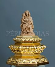 Escultura de la Virgen De la Peña obra de Juan Alberto Pérez Rojas