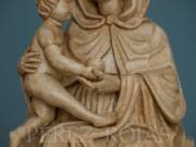 Detalle de las manos de la Virgen y del niño Jesús