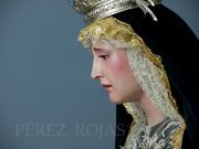 Perfil izquierdo de la Virgen