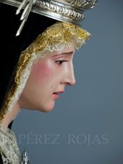 Perfil derecho de la Mater Dolorosa