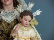 El Niño Jesús en los brazos de la Virgen del Carmen