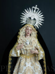 Escultura de Nuestra Señora de los Dolores para Springdale