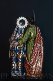 Detalle de la parte posterior del grupo escultórico de la Virgen con San Juan